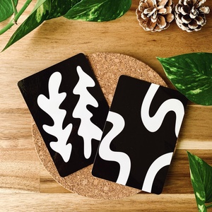 Set 30 carduri contrastante colorate - jucării și echipamente pentru copii - cadouri baby shower - Artynos.ro