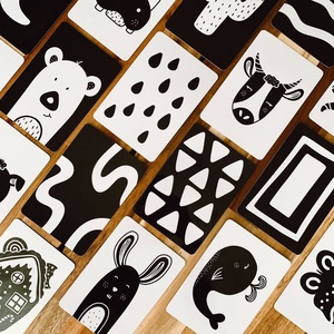 Set 30 carduri contrastante colorate - jucării și echipamente pentru copii - cadouri baby shower - Artynos.ro