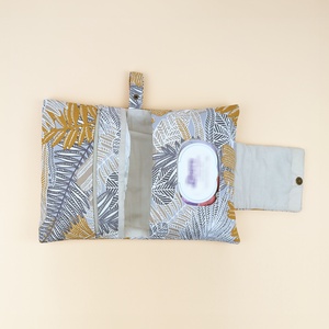 Neseser pentru schimbat scutece cu salteluță impermeabilă  CukiCuki  Colecția Misa - genți și portofele - genți de maternitate - Artynos.ro