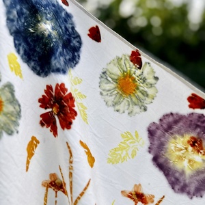 Eșarfă din mătase imprimată vegetal - îmbrăcăminte și modă - eșarfe, pălării, fularuri - eșarfe - Artynos.ro