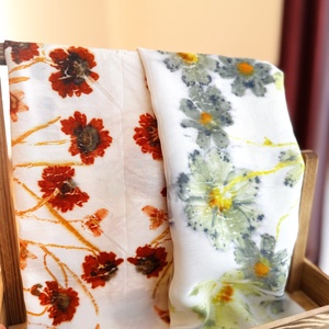 Eșarfă din mătase imprimată vegetal - îmbrăcăminte și modă - eșarfe, pălării, fularuri - eșarfe - Artynos.ro