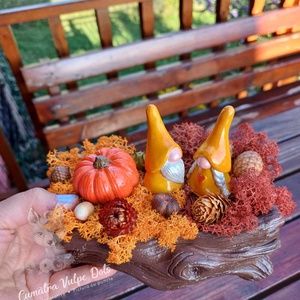 Decoratiune de toamna, decor de Halloween - cuplu de pitici in buturuga, Casa & Stil de viata, Accesorii pentru decorat casa, Halloween - tot ce ai nevoie pentru petrecere!, Ornamente de Halloween, Obiecte pictate, Pictura, ARTYNOS