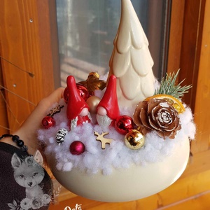 Decoratiune de iarna cu doi gnomi rosii si bradut - Artynos.ro