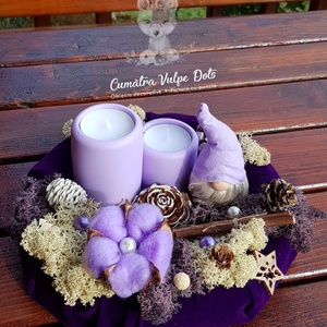 Decoratiune de iarna cu licheni -  cu un gnom si lumanari - violet - Artynos.ro