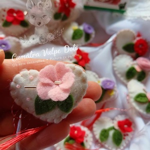 Mărțișor lucrat manual din fetru, tip broșă, inimioară cu floare roșie - bijuterii - mărțișor - Artynos.ro