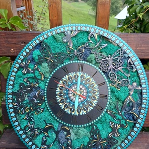 Ceas de perete cu licheni stabilizati si pictura cu techica punctului 40 cm, Casa & Stil de viata, Decoratiuni de casa, Decoratiuni de pereti, Decoratiuni cu licheni, Pictura, ARTYNOS