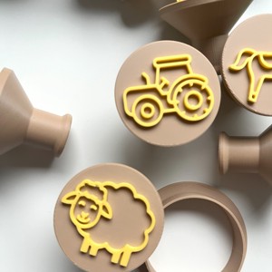 Set de ștampile și forme de prăjituri cu animale de la fermă � vacă, purcel, găină, tractor și multe altele  - jucării și echipamente pentru copii - puzzle, jocuri puzzle - puzzle cu forme - Artynos.ro