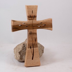 Cruce din lemn cu model, cruce de perete  - casă & stil de viață - accesorii religioase - cruce - Artynos.ro