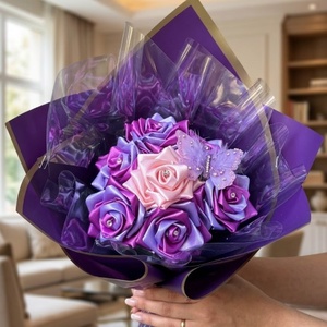 Buchet Artizanal de Flori din Panglică de Satin, Model Royal Purple, Decorat cu Perle și Fluture, 7 Trandafiri Lucrați M - casă & stil de viață - decorațiuni de casă - accesorii florale - buchete de flori - Artynos.ro