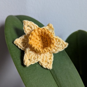 Brosa Martisor - Narcisa - bijuterii - mărțișor - Artynos.ro