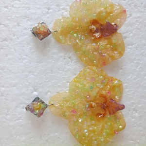 Cercei deosebiți  - bijuterii - cercei - cercei din rășină - Artynos.ro