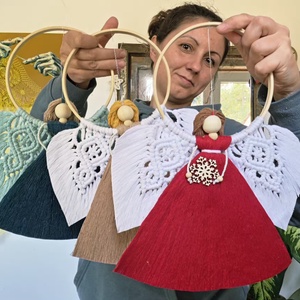 Îngeraș Macrame de Crăciun Handmade � Decorațiune Albă pe Cerc de Bambus cu Fulg de Nea din Lemn, Cadou de Crăciun - crăciun - decorațiuni de crăciun de casă - decorațiuni pentru ușă de crăciun - Artynos.ro