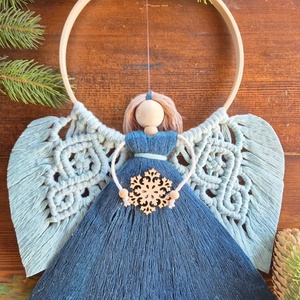 Îngeraș Macrame de Crăciun Handmade � Decorațiune Albă pe Cerc de Bambus cu Fulg de Nea din Lemn, Cadou de Crăciun - crăciun - decorațiuni de crăciun de casă - decorațiuni pentru ușă de crăciun - Artynos.ro