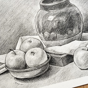 Desen în creion - vază cu mere - arte vizuale și accesorii  - grafică, ilustrație - desen în creion - Artynos.ro