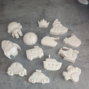 Figurine aleatorii pentru pictat, Arte vizuale si accesorii , Sculptura, Sculpturi si figurine din ceramica, Ceramica, Ofera-i un set de figurine de pictat si lasa-i imaginatia sa prinda viata. 🎨🦒🦁

In timp ce picteaza..., ARTYNOS
