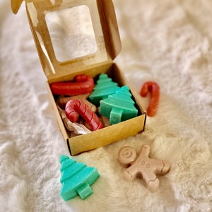 Ceară parfumată în formă de Crăciun din ceară de soia cu aromă de vin fiert sau plăcintă cu mere fierbinți - crăciun - decorațiuni de crăciun de casă - lumânări parfumate de crăciun - Artynos.ro