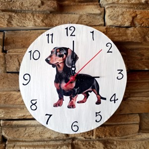Ceas de perete ambarcatiuni din lemn cu caine teckel, Casa & Stil de viata, Accesorii pentru decorat casa, Decoratiuni de pereti, decoratiuni suspendate, Ceasuri de perete, , ARTYNOS