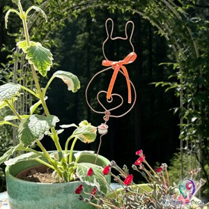 Decor de gradina punctata "iepuras", , , Daca va plac ornamentele de gradina dragute si colorate, acest ornament intepator este accentul per..., ARTYNOS
