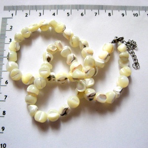 Sirag margele sidef alb nuggets 51862 - Artynos.ro