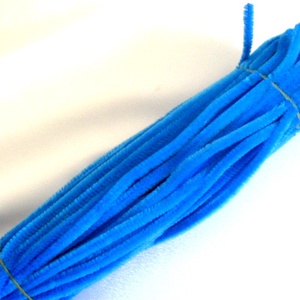 Sarma plusata culoare albastru  51877, Casa & Stil de viata, Decoratiuni de casa, Decoratiuni de masa si rafturi, Copaci din margele si sarma, Aranjament de flori, ARTYNOS