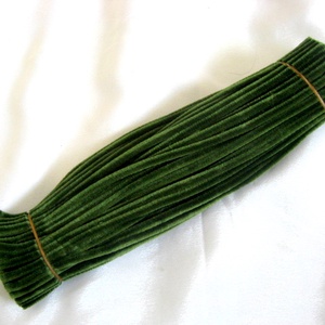 Sarma plusata verde  inchis  52138, Accessorii si unelte, Margea, componente de bijuterii, Sarma, Aranjament de flori, Sarma plusata verde  inchis  52138
Sarma plusata este utilizat pentru fabricarea florilor ,diversel..., ARTYNOS