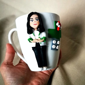 Cana personalizata cu figurina 3d din lut polimeric. Specializare / Meserii - casă & stil de viață - accesorii pentru echipamente de bucătărie - accesorii de servire - căni - Artynos.ro