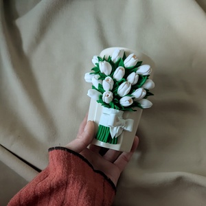 Pahar ceramic decorat manual cu buchet de lalele - personalizabil - Artynos.ro