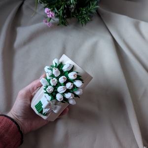 Pahar ceramic decorat manual cu buchet de lalele - personalizabil - casă & stil de viață - echipamente de bucătărie - accesorii de servire - căni - Artynos.ro