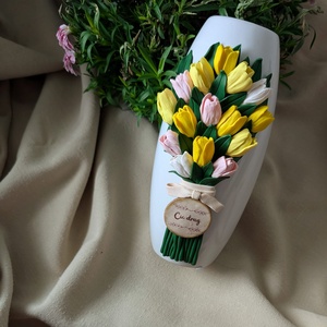 Vaza decorativa handmade cu lalele din lut polimeric � personalizabila - Artynos.ro