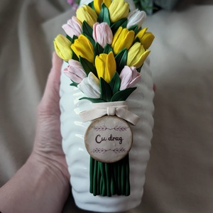 Vază decorativă handmade cu lalele din lut polimeric � personalizabilă - casă & stil de viață - decorațiuni de casă - accesorii florale - vaze - Artynos.ro