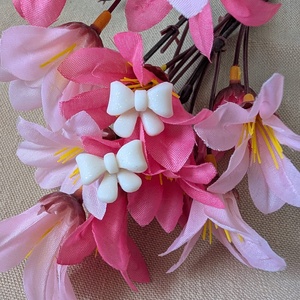 Cercei fundiță din fimo � cercei mici 1,5 cm - bijuterii - cercei - cercei cu figurine - Artynos.ro