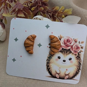 Cercei handmade Croissante din lut polimeric, cercei mici cu șurub - bijuterii - cercei - cercei cu figurine - Artynos.ro