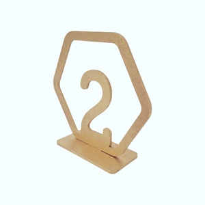 Numere de masa aurii, model hexagon, set 1-15 - accesorii nuntă - materiale decor pentru nuntă - decorațiuni pentru masa de nuntă  - Artynos.ro