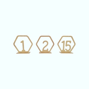 Numere de masa aurii, model hexagon, set 1-15 - accesorii nuntă - materiale decor pentru nuntă - decorațiuni pentru masa de nuntă  - Artynos.ro
