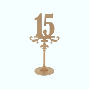 Numere de masa din lemn cu suport, set 1-15, auriu, 25cm - accesorii nuntă - materiale decor pentru nuntă - decorațiuni pentru masa de nuntă  - Artynos.ro