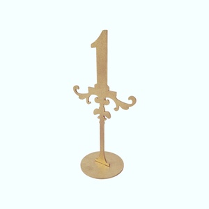 Numere de masa din lemn vopsite auriu, set 1-20, 25cm - accesorii nuntă - materiale decor pentru nuntă - decorațiuni pentru masa de nuntă  - Artynos.ro