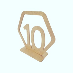 Numere masa nunta din lemn, culoare auriu - set 1-35 buc - accesorii nuntă - materiale decor pentru nuntă - decorațiuni pentru masa de nuntă  - Artynos.ro