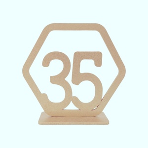 Numere masa nunta din lemn, culoare auriu - set 1-35 buc - accesorii nuntă - materiale decor pentru nuntă - decorațiuni pentru masa de nuntă  - Artynos.ro