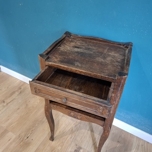 Noptiera antica Luis XV din nuc, maro inchis - casă & stil de viață - mobilier artizanal - secretar - Artynos.ro