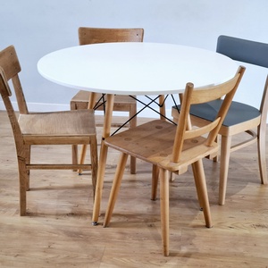 Set de 4 scaune Bistro mix and match reconditionate , Casa & Stil de viata, Mobilier artizanal, Scaune, taburete, fotolii, , Superb set de 4 scaune Bistro din lemn masiv(frasin, fag), reconditionate. Scaunele sunt compuse di..., ARTYNOS