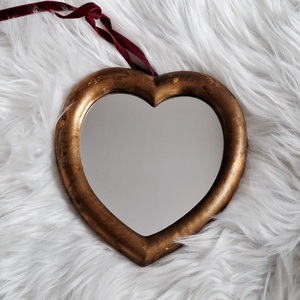 Oglinda antica in forma de inima cu rama de lemn - casă & stil de viață - decorațiuni de casă - oglinzi - Artynos.ro