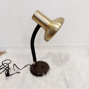 Lampa de birou cu abajur de alama - casă & stil de viață - lămpi și corpuri de iluminat - lampă de masă - Artynos.ro
