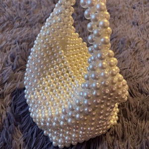 Poșetă perle BOTTEGA VENETA - accesorii nuntă - accesorii de nuntă - gentuță mireasă și genți - Artynos.ro