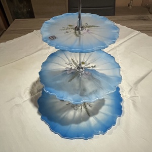 Suport Etajat din Rasina  Albastru Pastel cu Flori Presate - Piesa Unicat Handmade, Casa & Stil de viata, Accesorii pentru echipamente de bucatarie, Accesorii de servire, Tavi, tavi de servire, , ARTYNOS