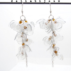 Cercei handmade unicat Flori delicate din plastic reciclat și inox (cod1267) - bijuterii - cercei - cercei candelabru - Artynos.ro