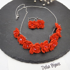 Set bijuterii statement cu flori rosii si cristale colier si cercei handmade (cod1300), Bijuterii, Seturi de bijuterii, Confectionarea bijuteriilor, ARTYNOS