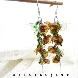 Cercei statement unicat flori verzi-maro handmade din plastic reciclat si inox (cod1307) - bijuterii - cercei - Artynos.ro