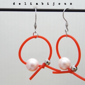 Cercei Handmade Tub Rosu Siliconat - Perlă - Design Modern și Minimalist (cod 1143) - bijuterii - cercei - Artynos.ro