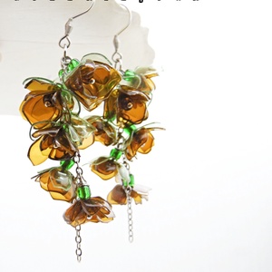 Cercei statement unicat flori verzi-maro handmade din plastic reciclat si inox (cod1316) - Artynos.ro