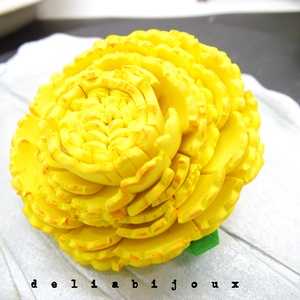 Brosa statement handmade unicat - Martisor - floare (cod957) - bijuterii - broșe - Artynos.ro